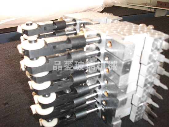 玻璃（lí）鋼（gāng）化爐