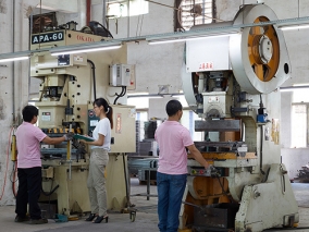 佛山市麻豆传媒视频玻（bō）璃機（jī）械有限公司